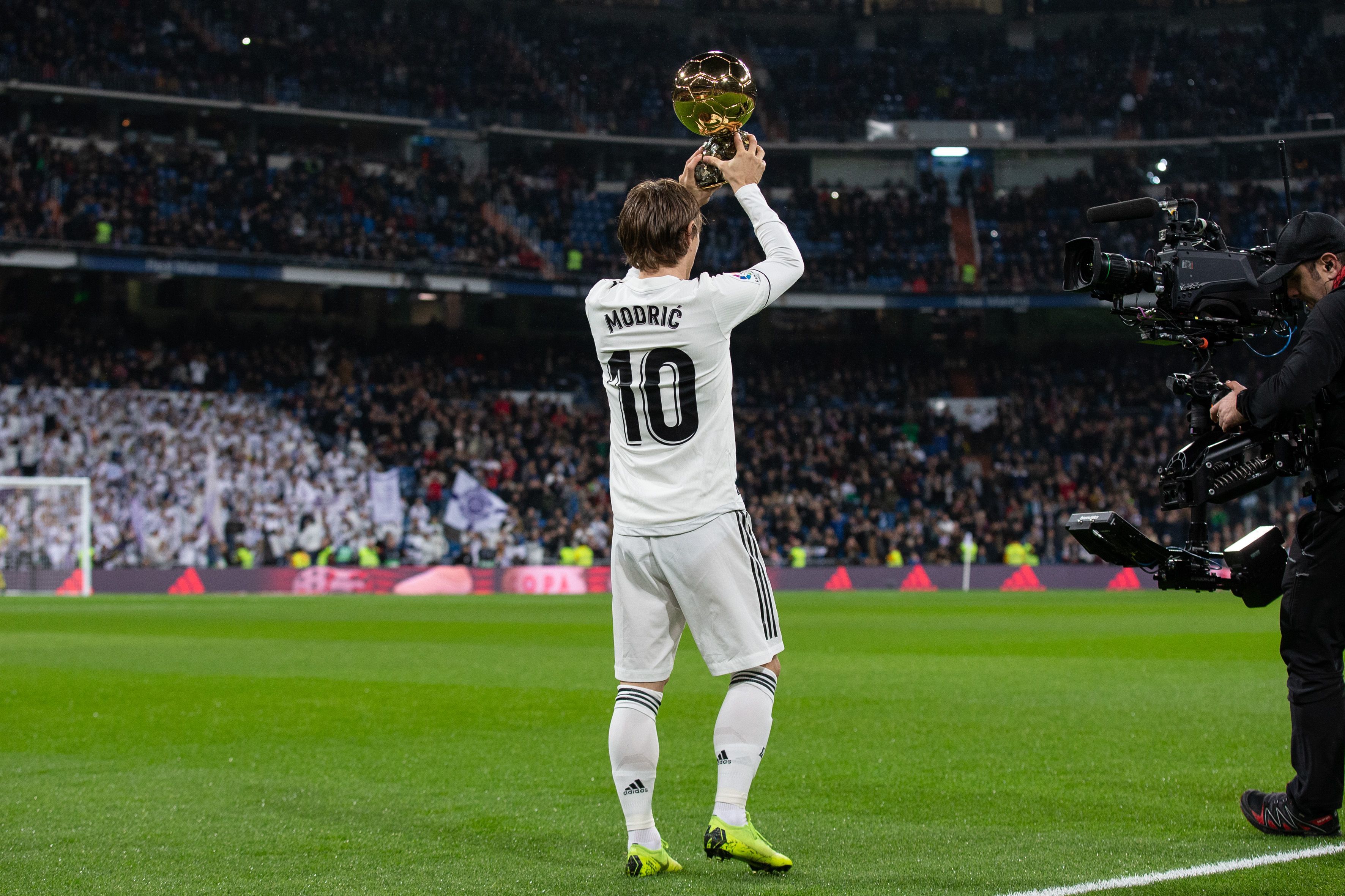 弗拉格：在比赛中保持领先感觉太棒了，我喜欢和瑞恩一起打球