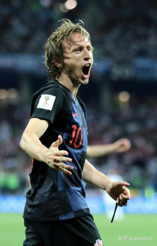 国足备战世界杯又晚了，邵佳一主打年轻牌，30岁老将淡出新国家队