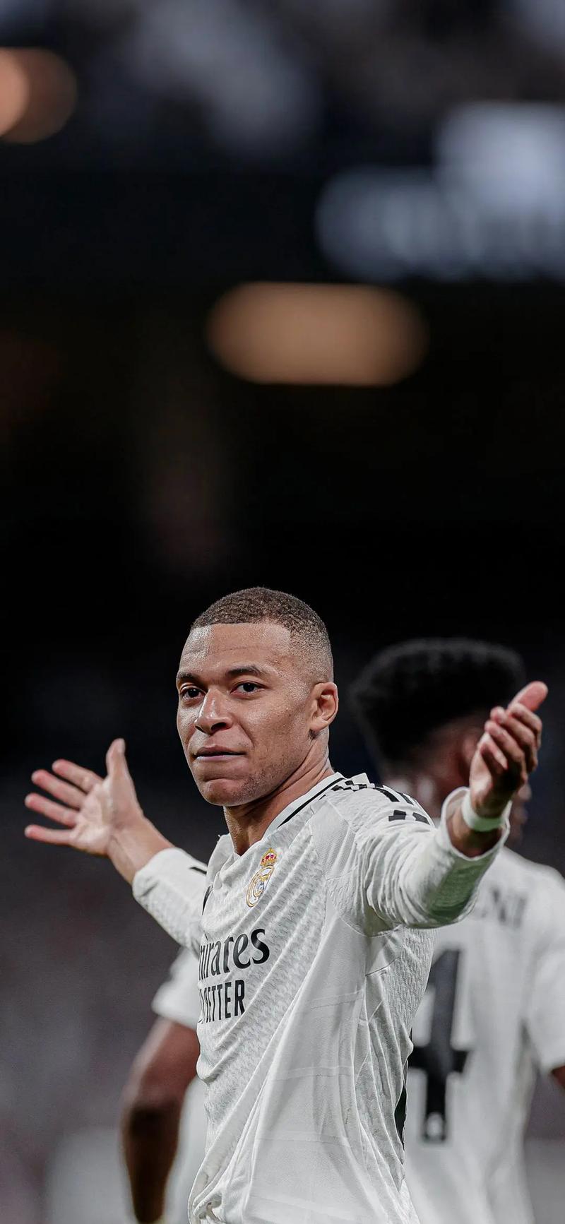 日职乙战报：格拉卡、松原后破门，磐田喜悦2-1战胜鸟栖砂岩