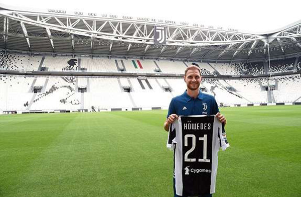 讨论室：右路三大将离队！你觉得非洲杯期间曼联能赢几场？（热议：右路三将缺阵，非洲杯期间曼联能拿几场胜利？）