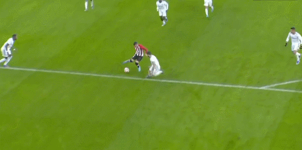 英格兰队稳健出线